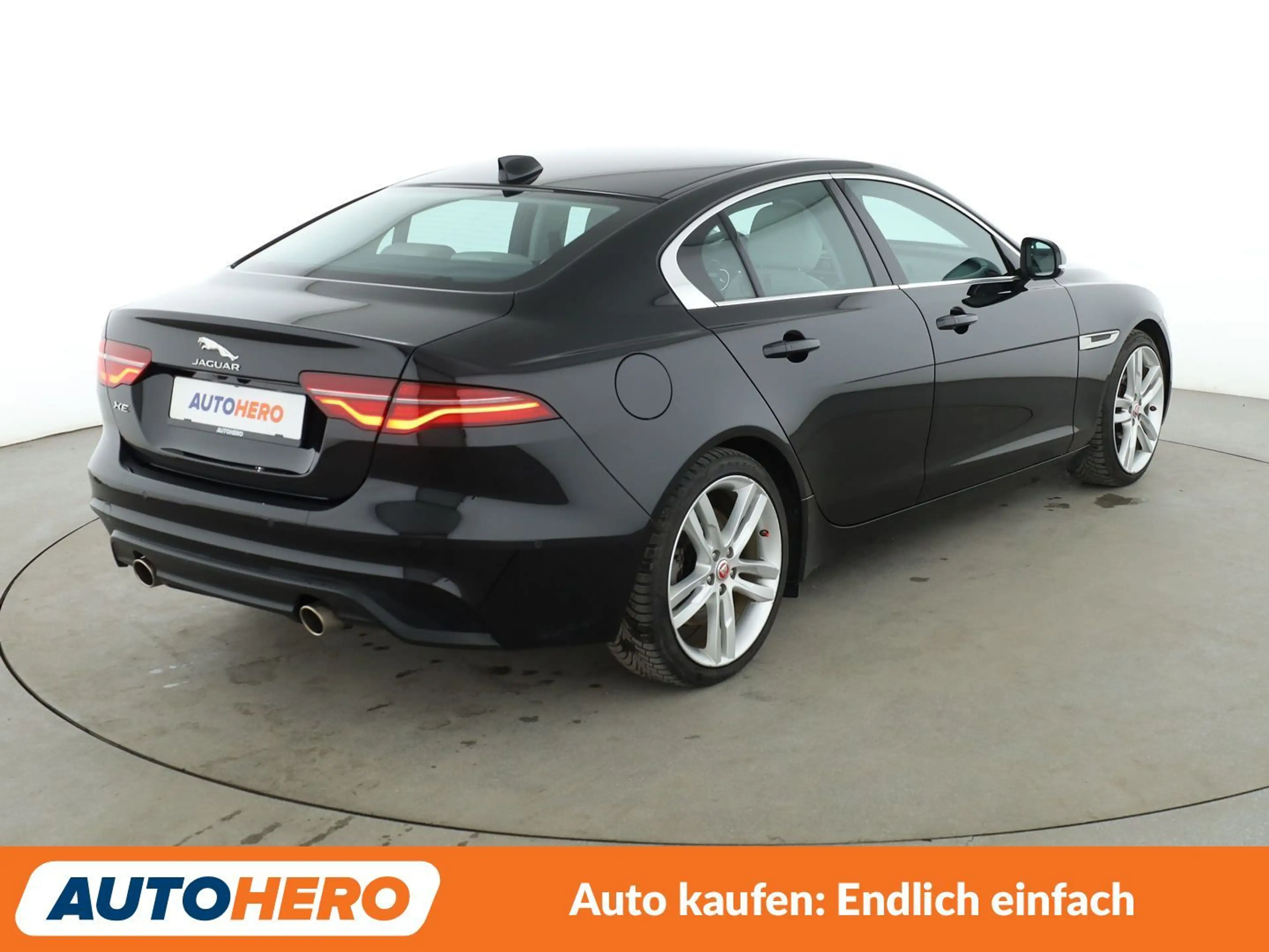 Jaguar XE 25t SE Aut.*NAVI*TEMPO*CAM*PDC*SHZ*KLIMA* — photo 6