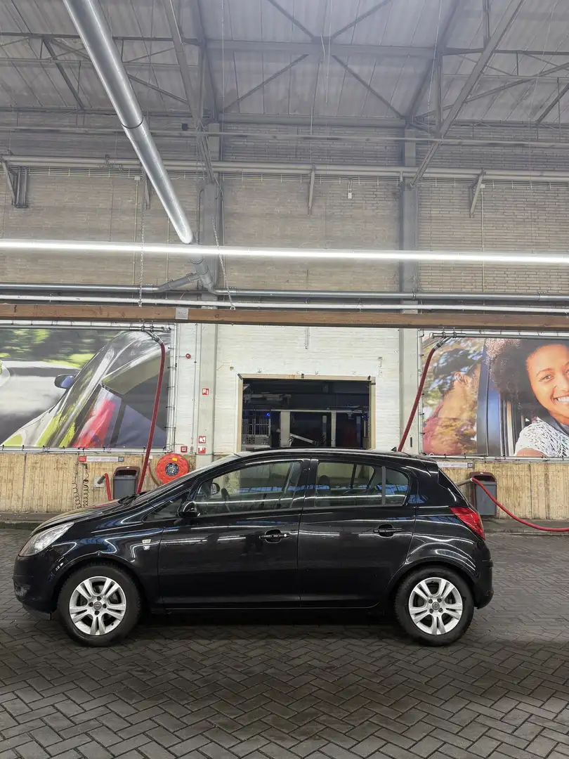 Opel Corsa 1.2-16V Cosmo Fekete - 2