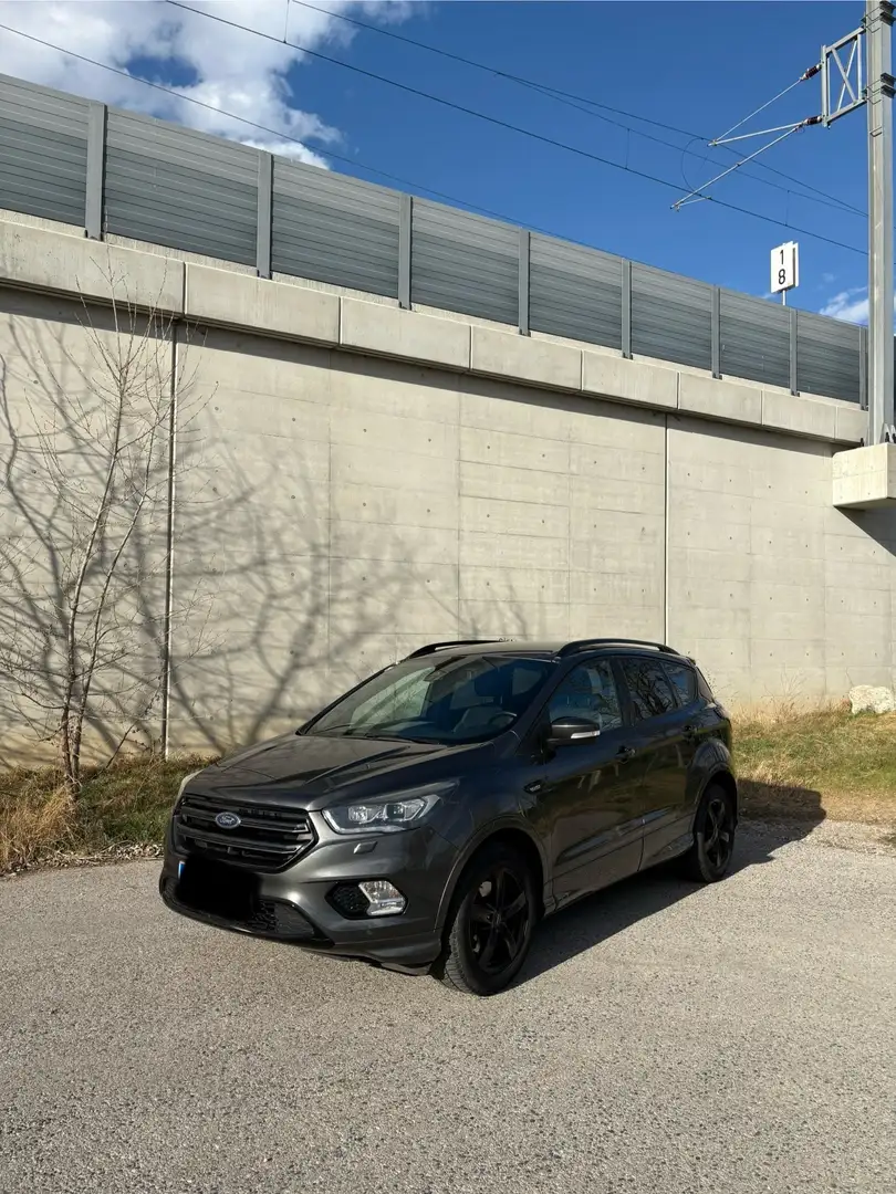 Ford Kuga 2,0 TDCi ST-Line - 1