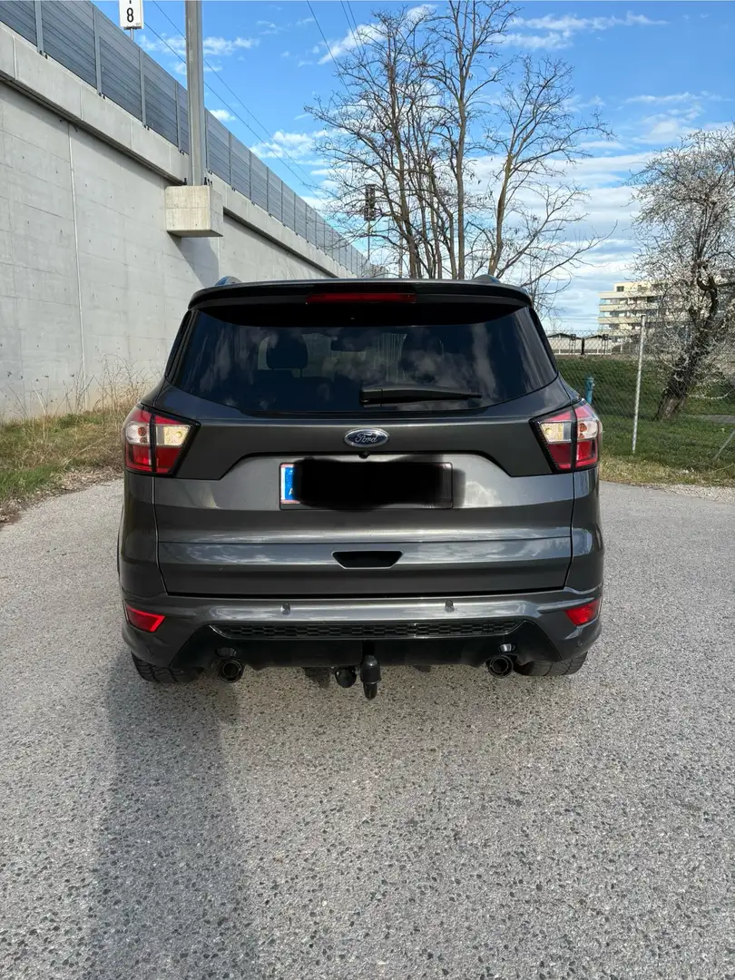 Ford Kuga 2,0 TDCi ST-Line - 2