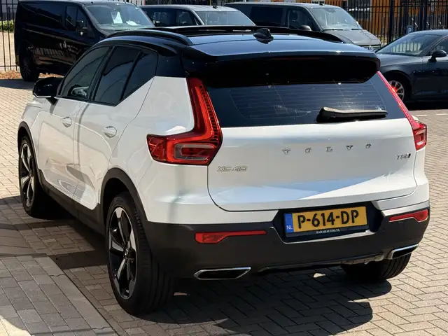Volvo XC40 view 17