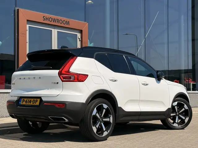 Volvo XC40 view 14