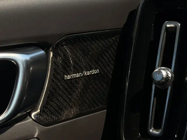 Volvo XC40 view 21