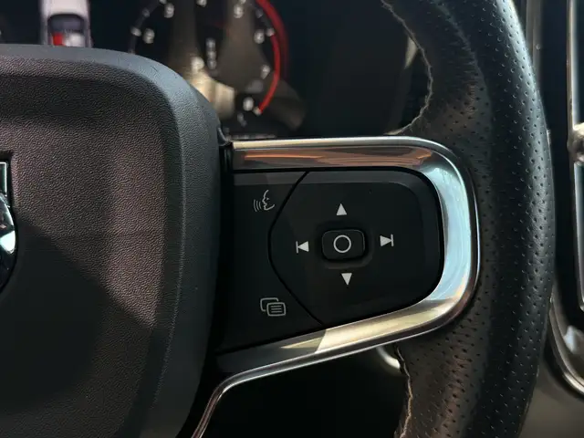 Volvo XC40 view 23