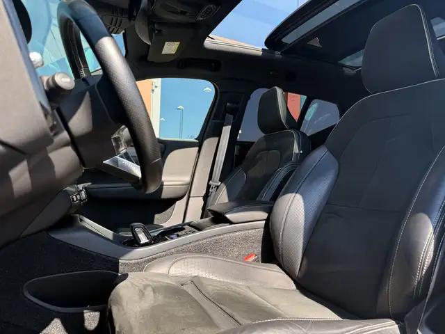 Volvo XC40 view 5