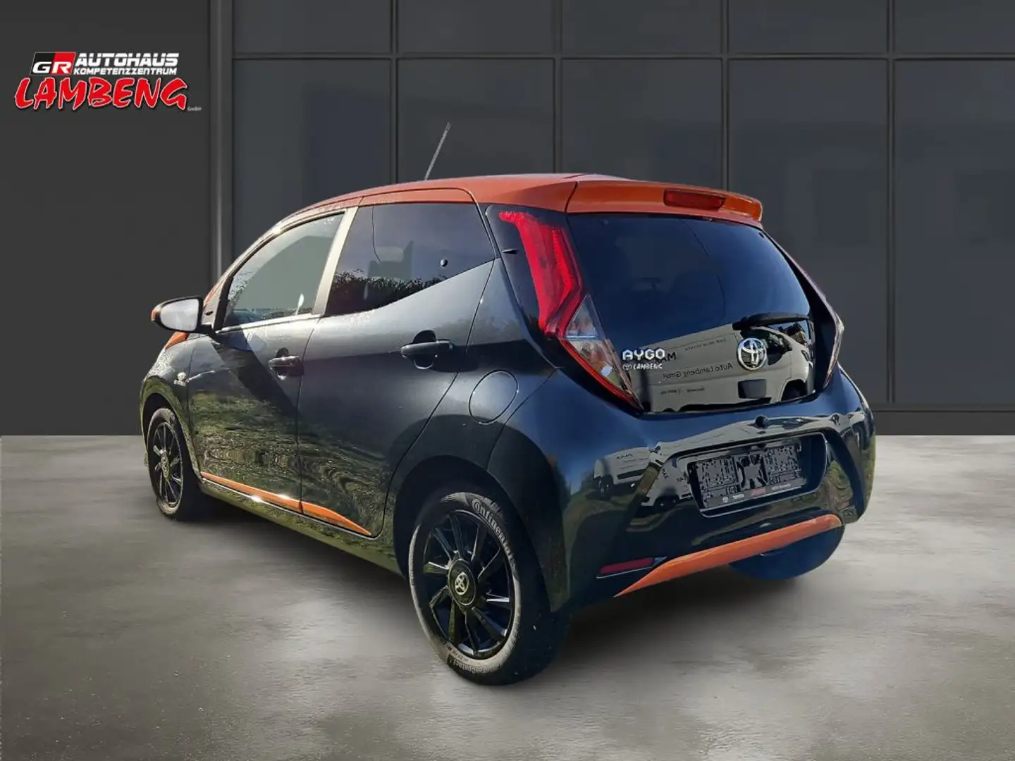 Toyota Aygo x-JBL Grau - 2