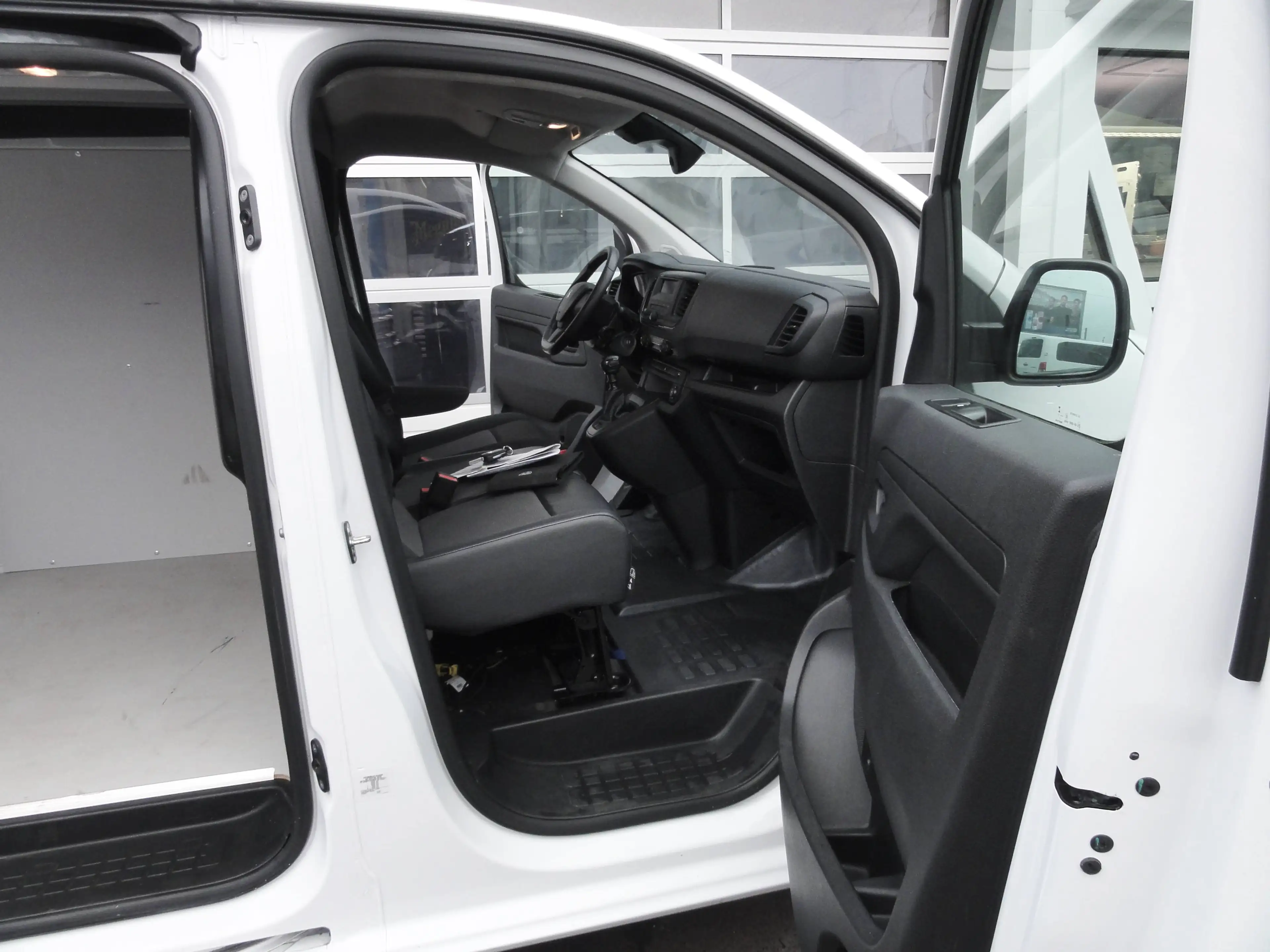 Peugeot Expert Expert Kasten1,5 l HDI 88 KW Navi H1L2 Klima LKW — photo 18