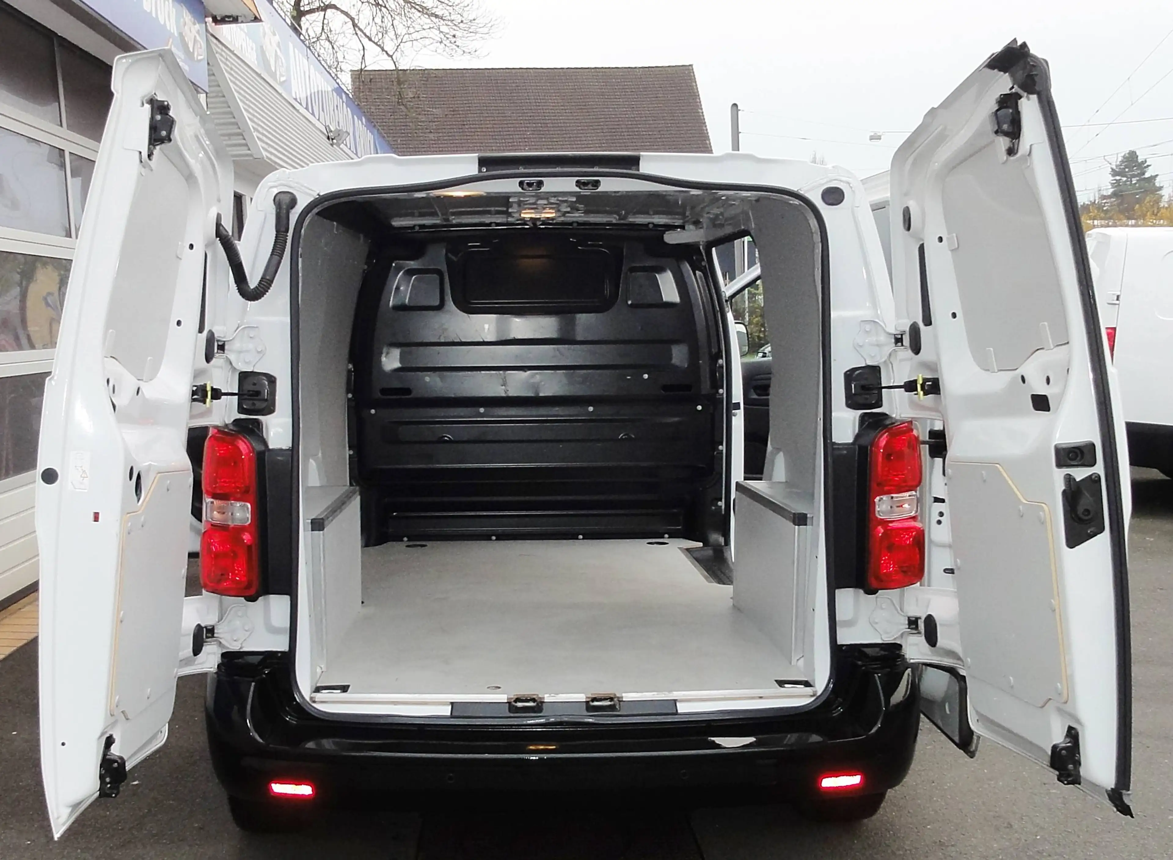 Peugeot Expert Expert Kasten1,5 l HDI 88 KW Navi H1L2 Klima LKW — photo 8