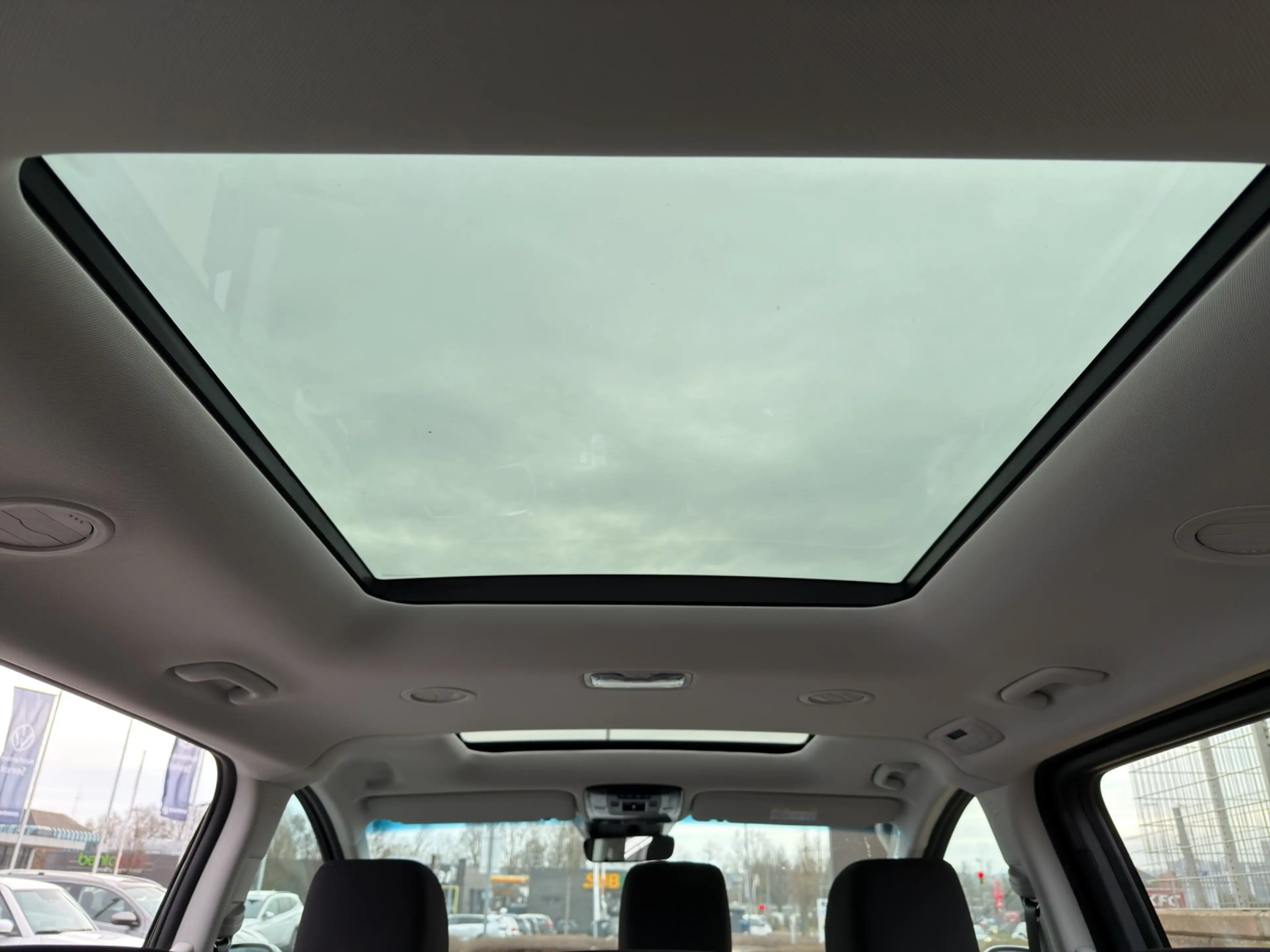 Hyundai STARIA Hybrid 1.6 T-GDi Trend PANO/NSCC/VIRTUAL — photo 14
