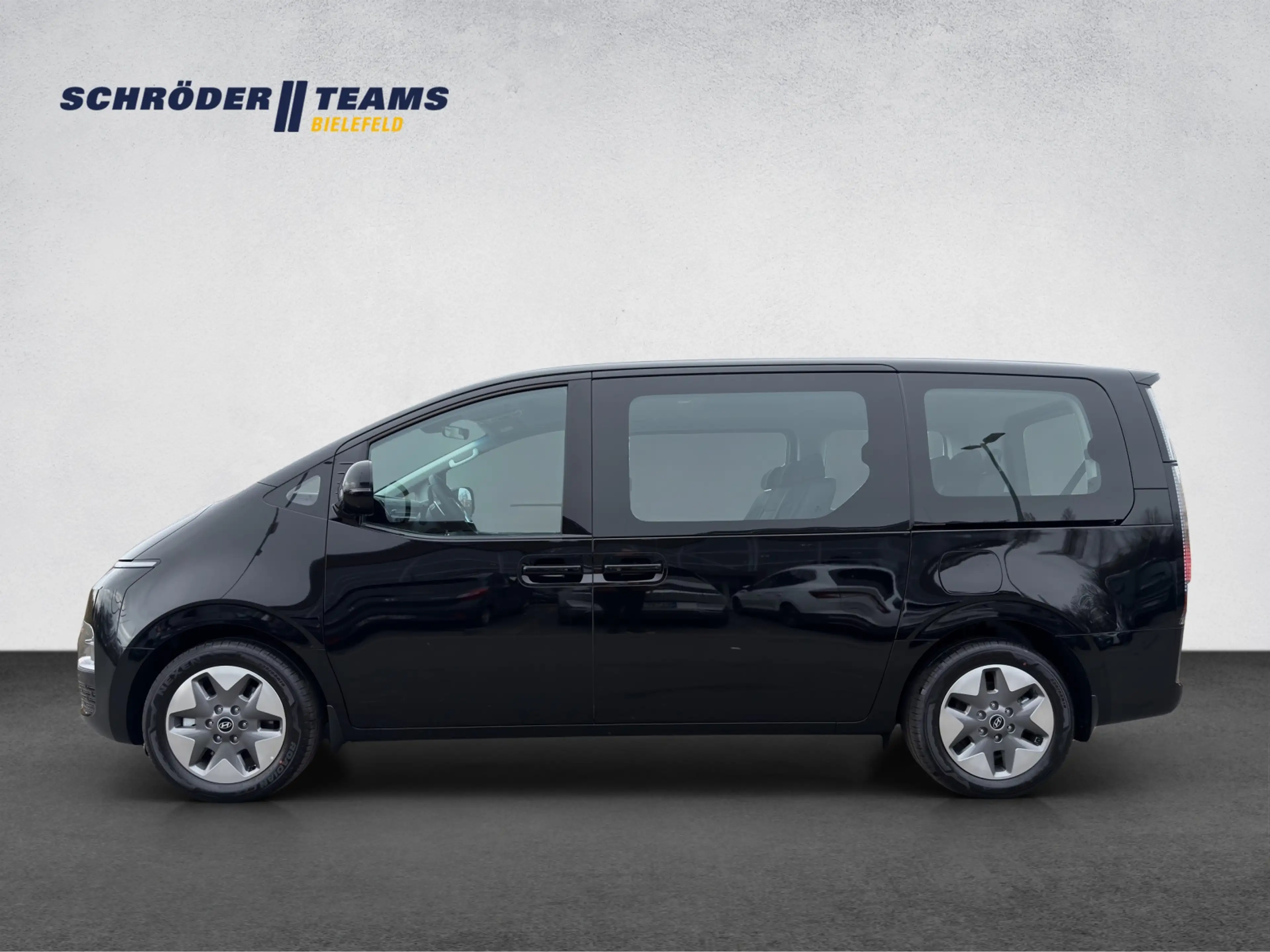 Hyundai STARIA Hybrid 1.6 T-GDi Trend PANO/NSCC/VIRTUAL — photo 2