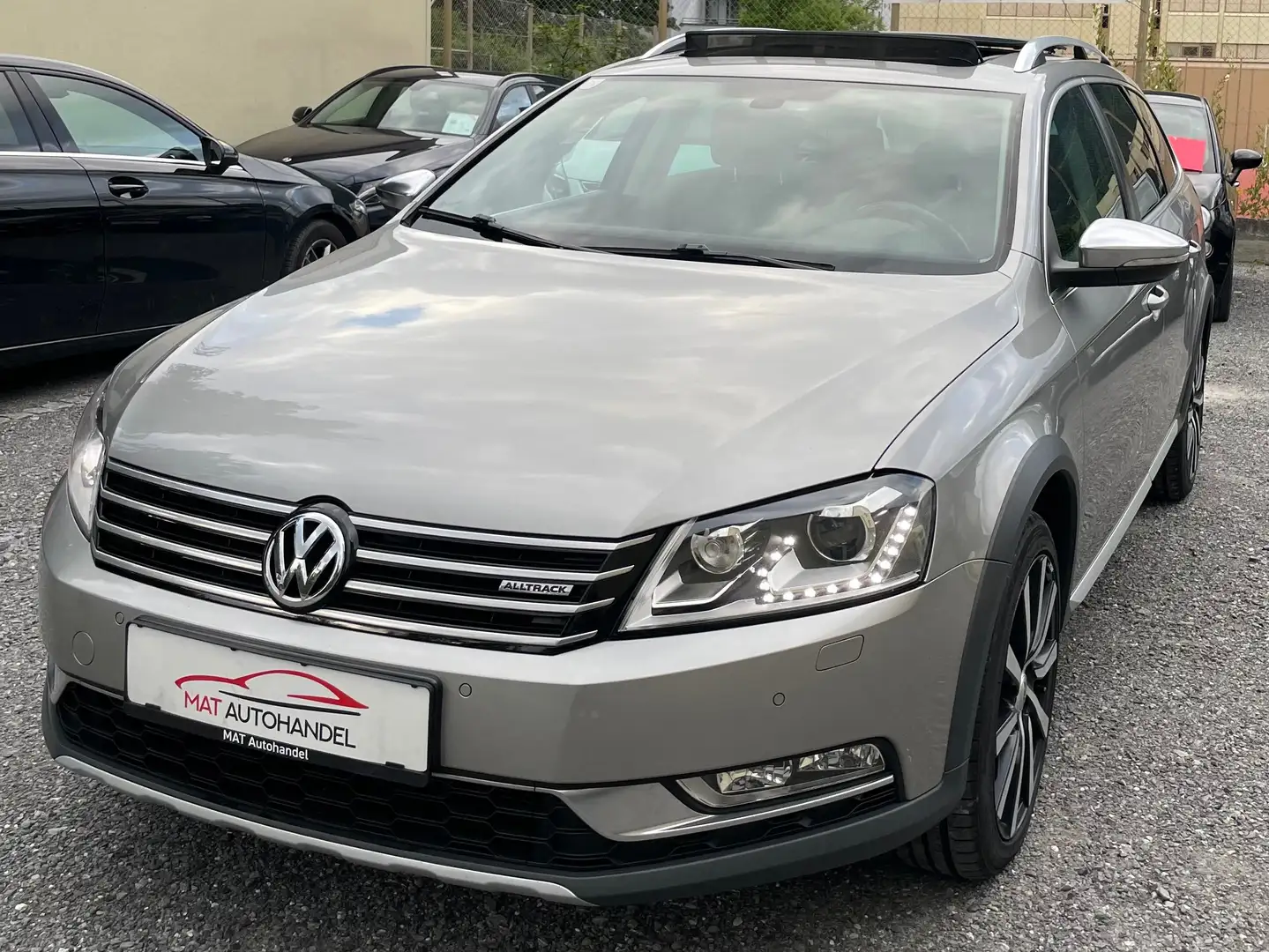 Volkswagen Passat Alltrack Sky 2,0 TDI DPF 4Motion *PANO*AHK*NAVI* Gris - 1