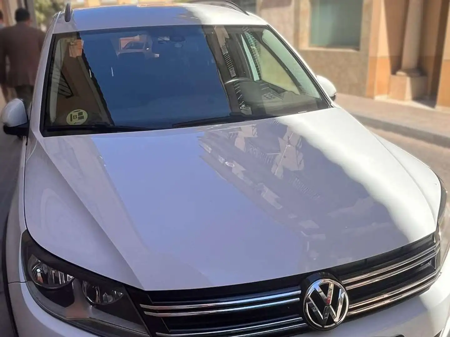 Volkswagen Tiguan 2.0 TDI 4x2 T1 BlueMotion Tech Blanco - 2