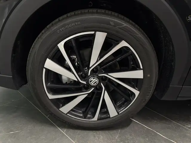 MG ZS view 13