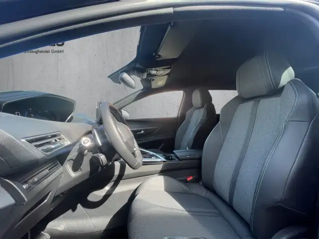 Peugeot 5008 view 9