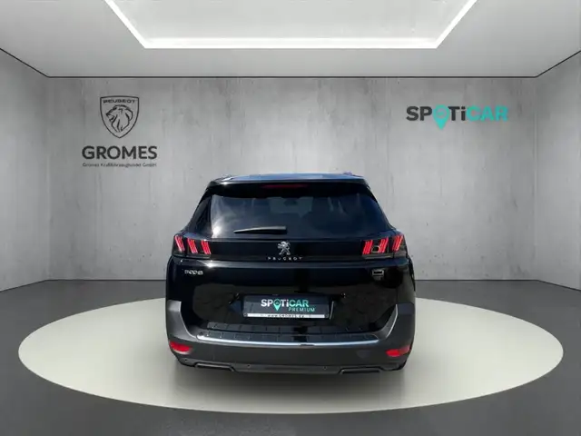Peugeot 5008 view 4