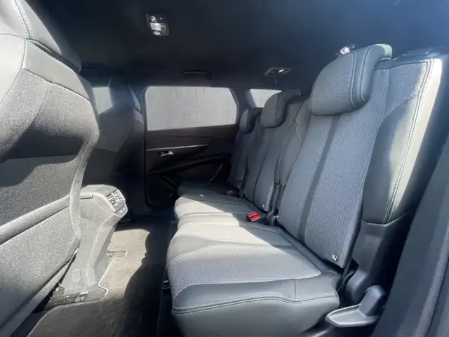 Peugeot 5008 view 8