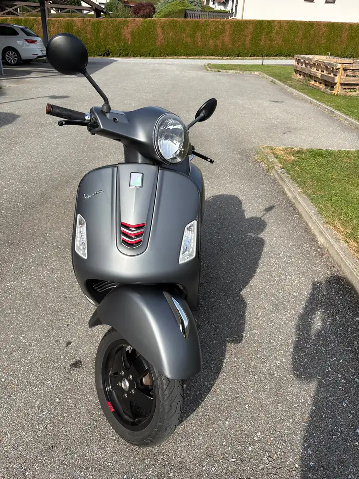 Vespa GTS 125