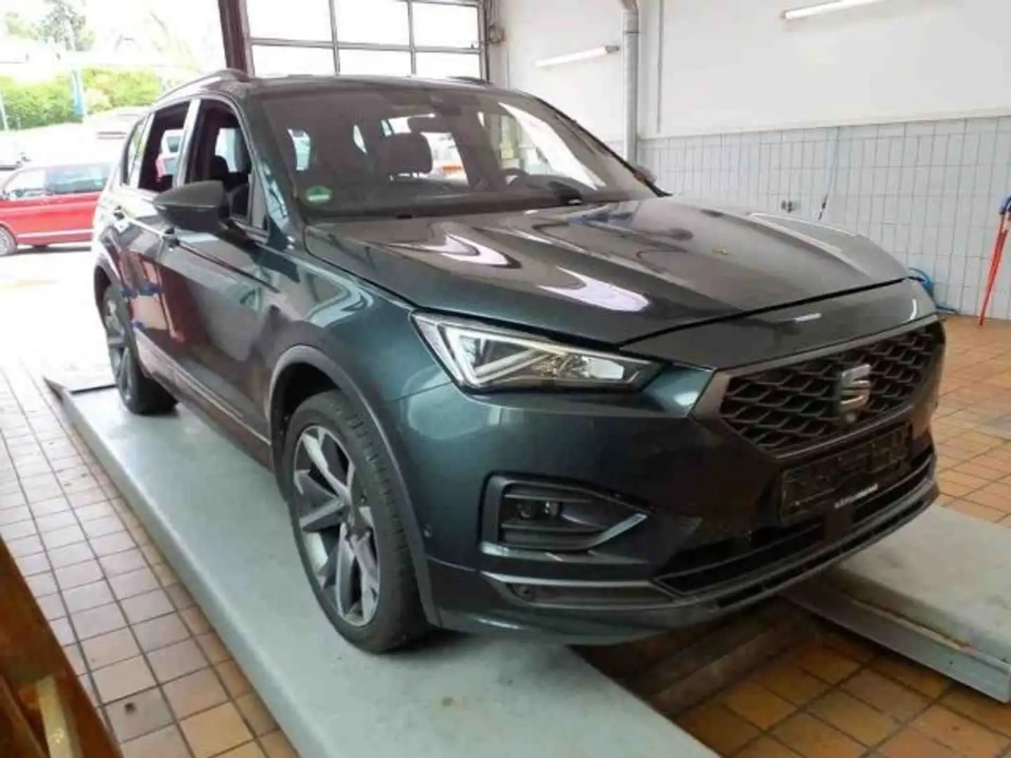 SEAT Tarraco 2.0TDI 4x4 DSG FR-LINE LED+NAV+AHK+BEATS Gris - 2