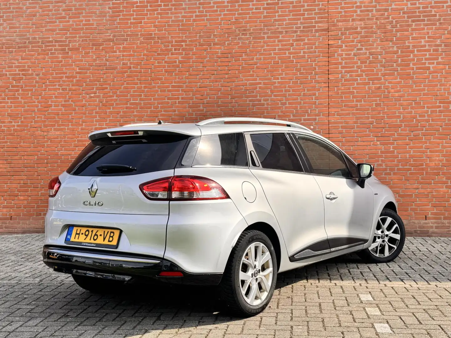 Renault Clio Estate 0.9 TCe Limited|KEYLESS|CARPLAY|DEALERON Grijs - 2