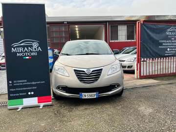Ypsilon III 2011 1.2 8v Platinum c/s.parc. s