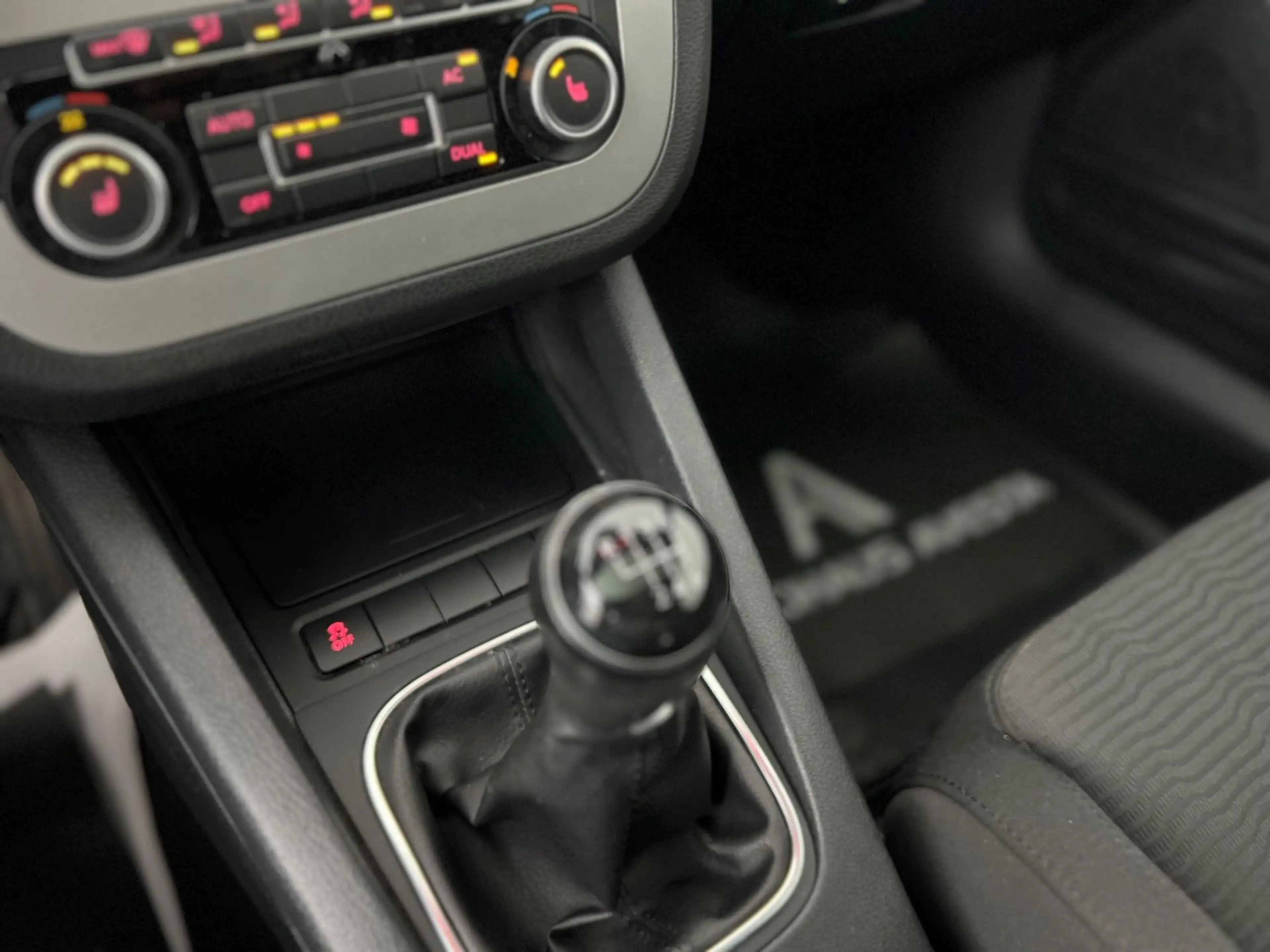 Volkswagen Eos / 2.HD / GARANTIE / NUR 43.tKM / SITZHEIZUNG — photo 26