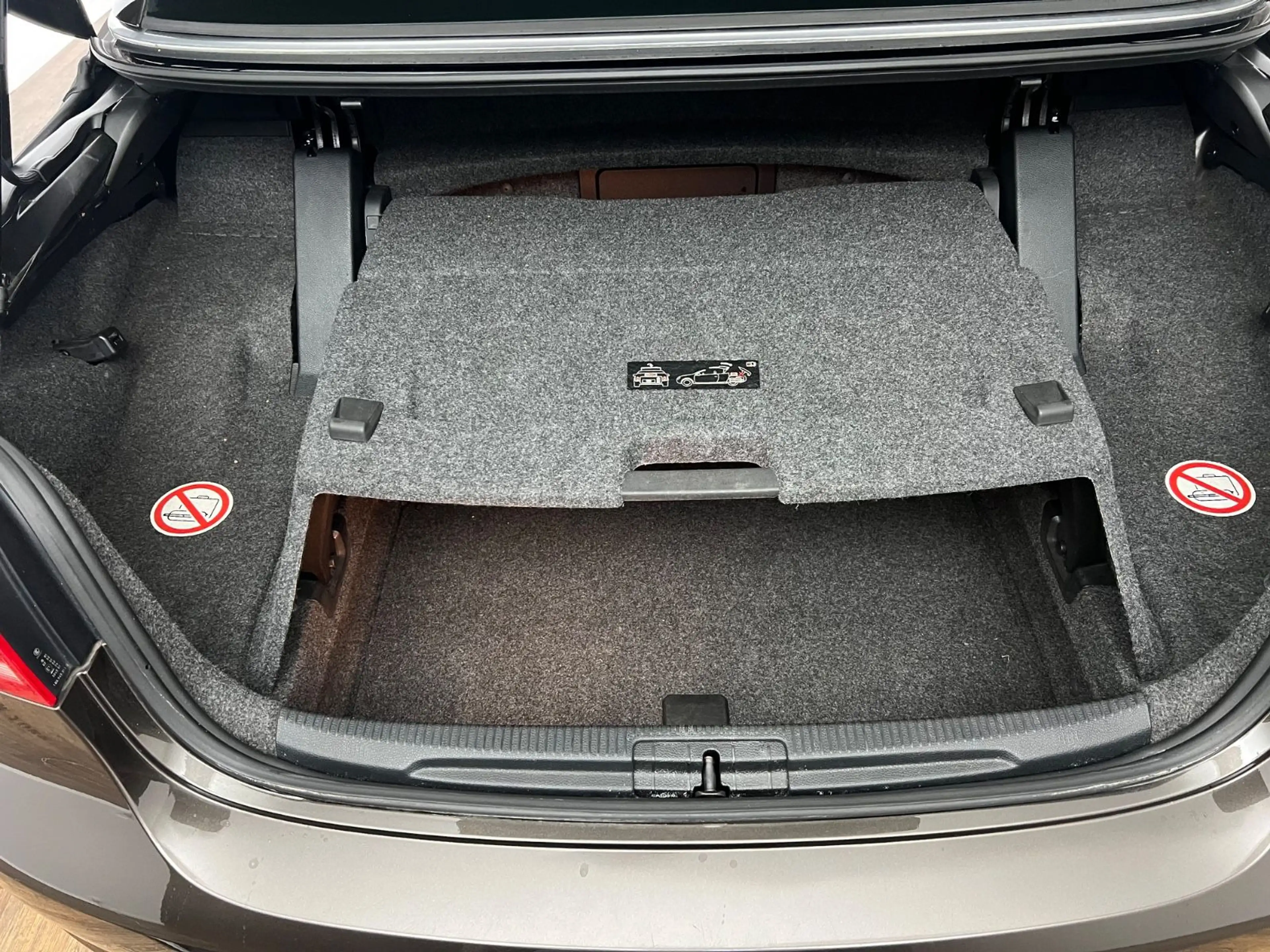 Volkswagen Eos / 2.HD / GARANTIE / NUR 43.tKM / SITZHEIZUNG — photo 30