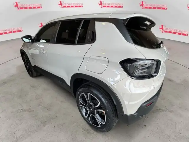 Jeep Avenger view 3