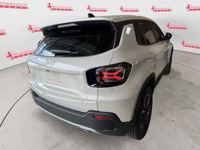 Jeep Avenger view 4