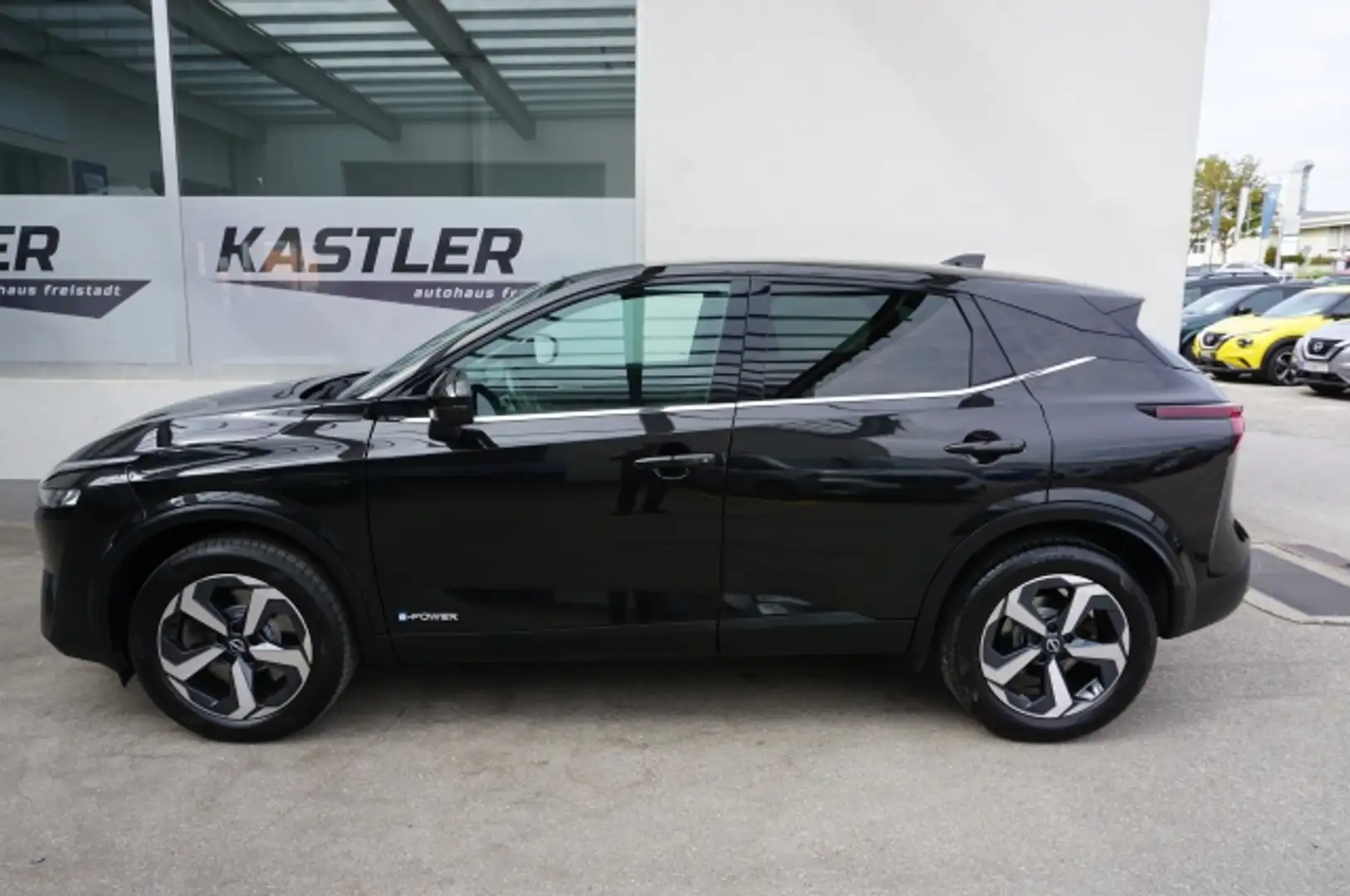 Nissan Qashqai N-Concecta E-Power 190 Schwarz - 2