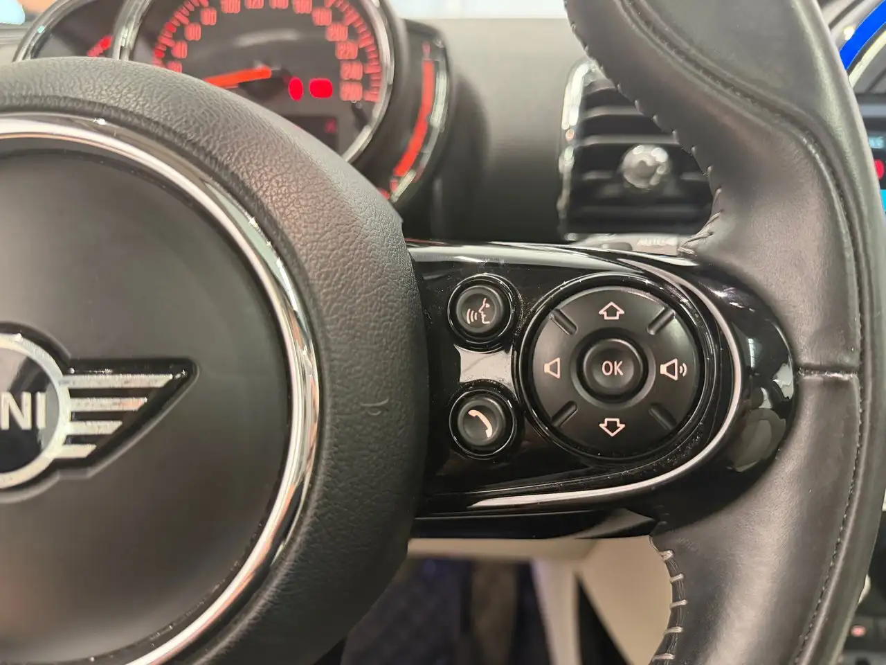 MINI Cooper Clubman photo MINI Cooper Clubman