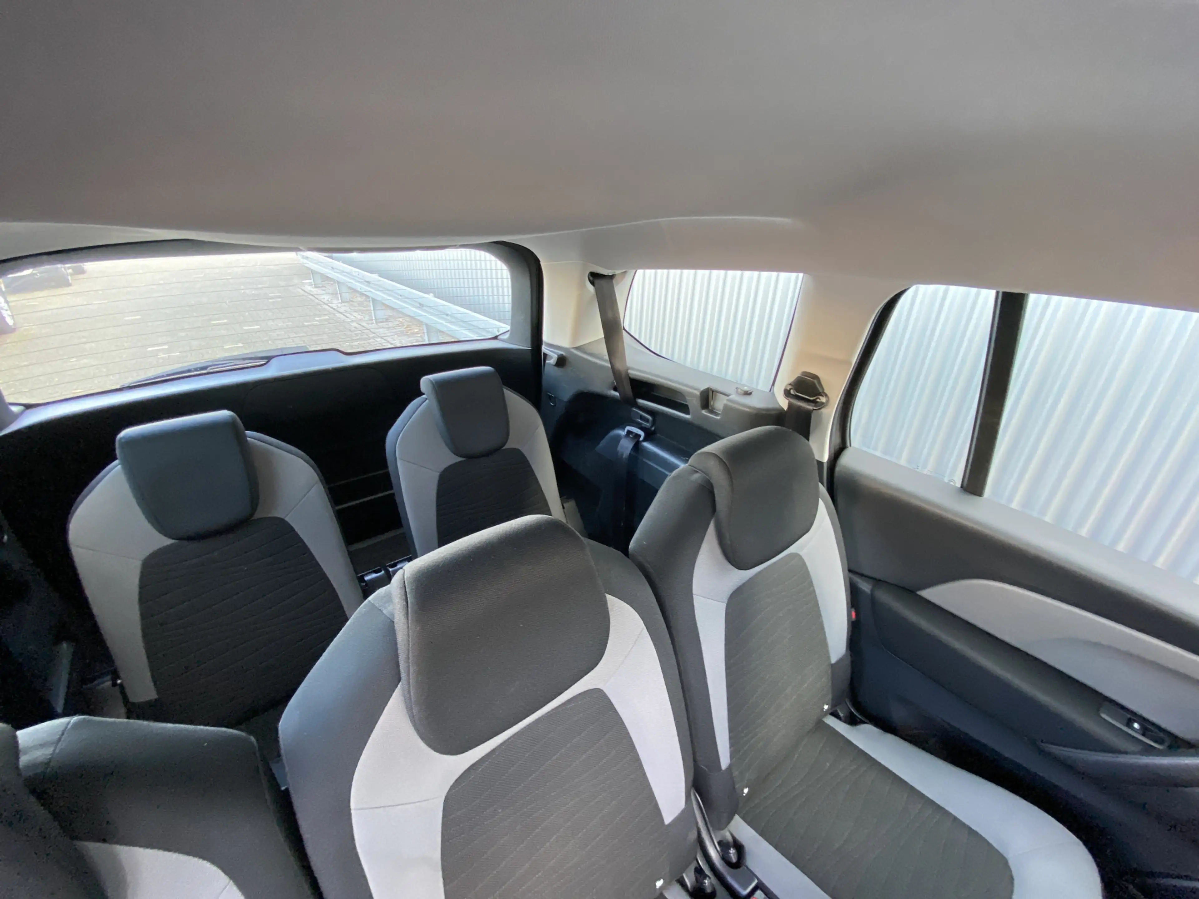 Citroen Grand C4 Picasso 1.2 PureTech Business 7p. Clima, Navi, CC, PDC, LM — photo 19