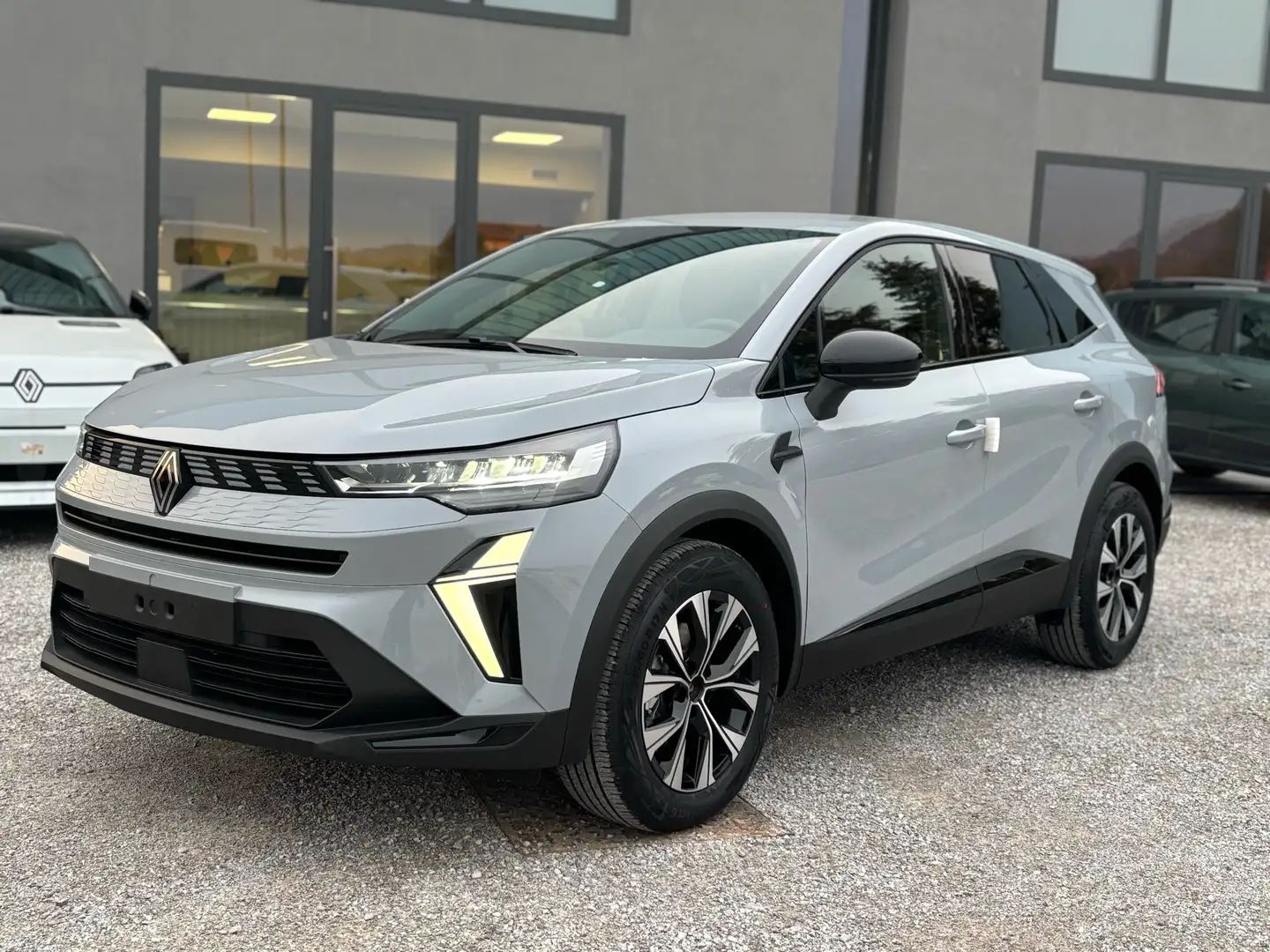 Renault Symbioz 1.6 E-Tech full hybrid Evolution 145cv auto Grigio - 1