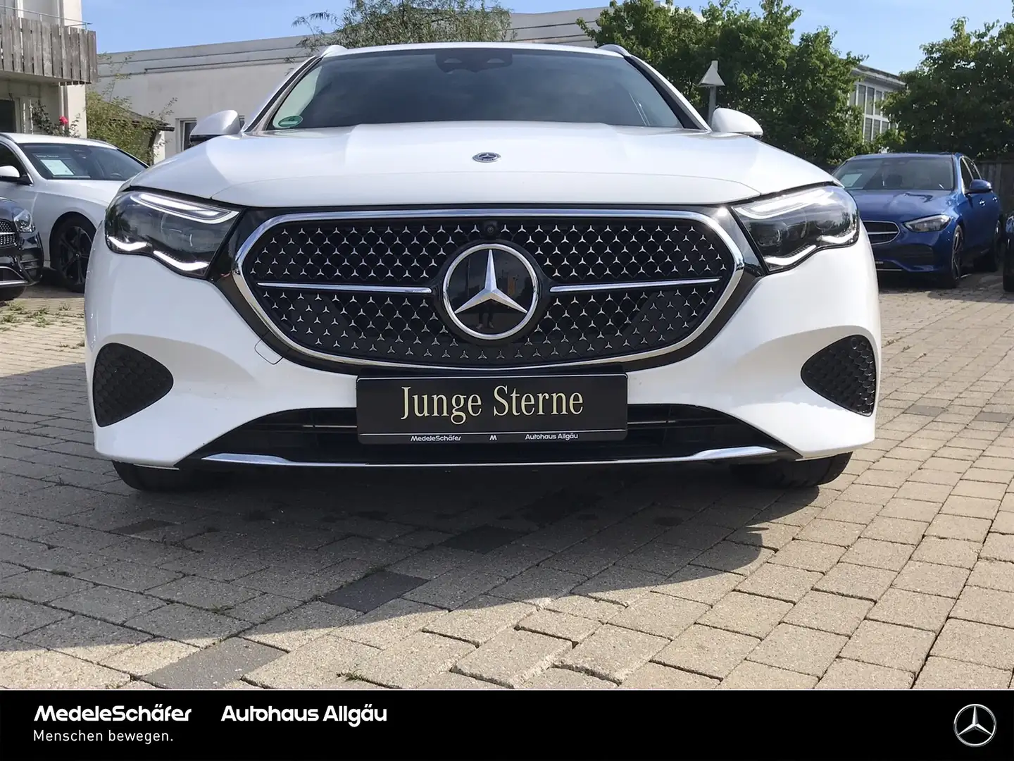 Mercedes-Benz E 220 E 220 T d 4M Avantgarde Distronic 360° D-Light Weiß - 2