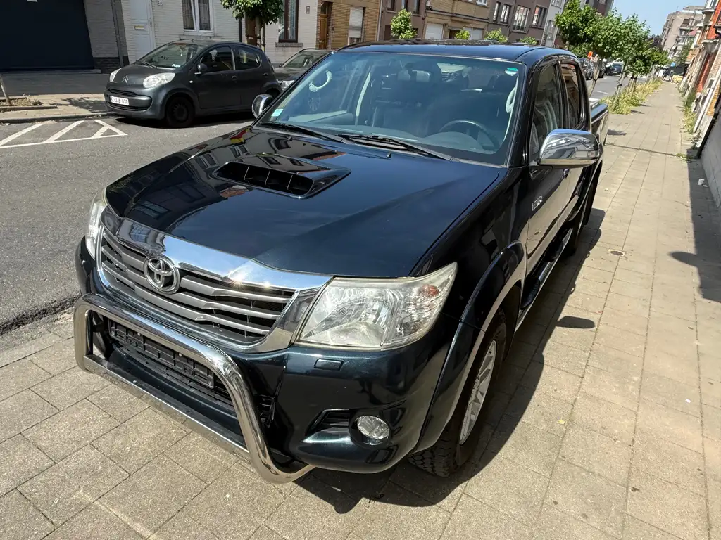 Toyota Hilux 2012 из Европы — купить под ключ