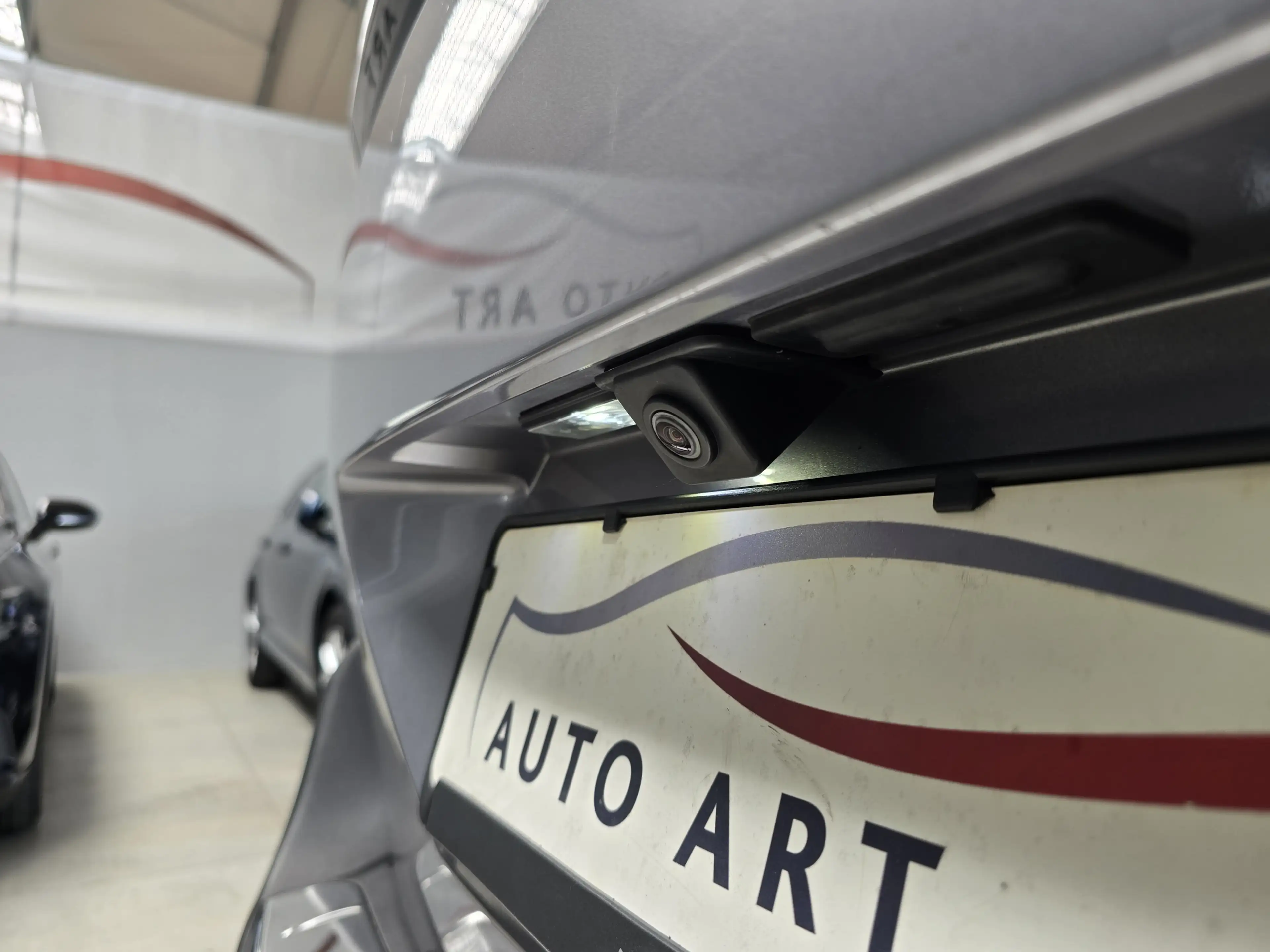 Peugeot 5008 Allure 7Sitzer LED AHK Navi SHZ DAB+ — photo 9