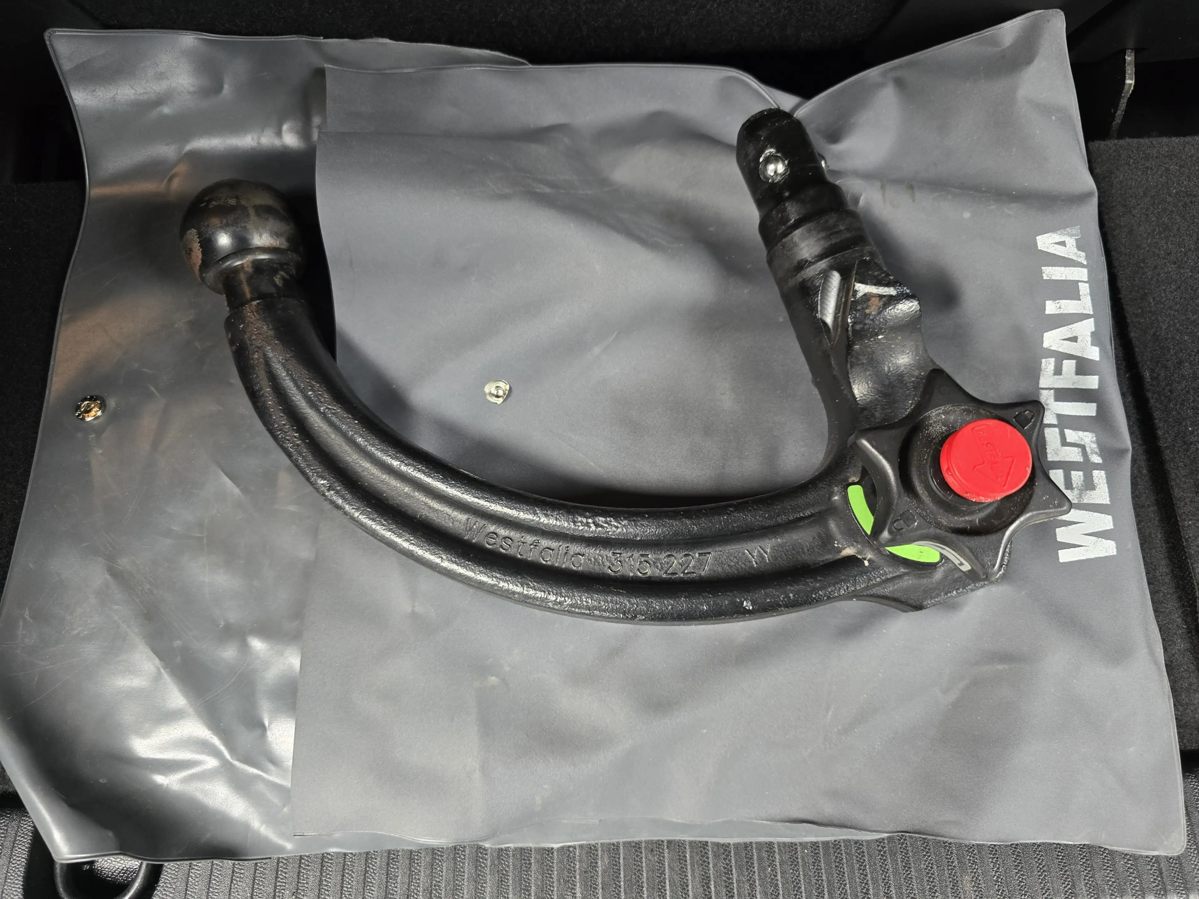 Peugeot 5008 Allure 7Sitzer LED AHK Navi SHZ DAB+ — photo 8
