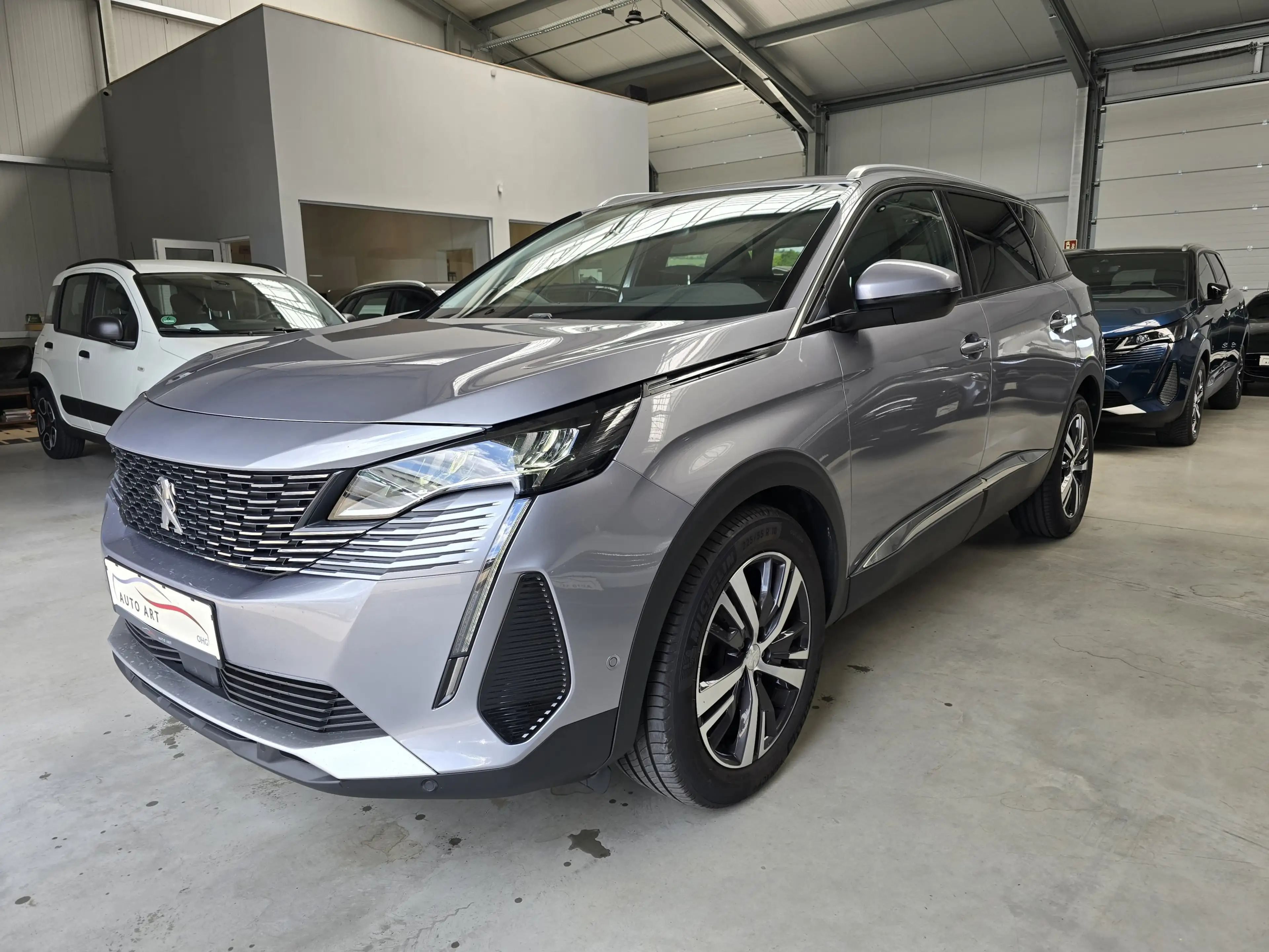 Peugeot 5008 Allure 7Sitzer LED AHK Navi SHZ DAB+ — photo 3