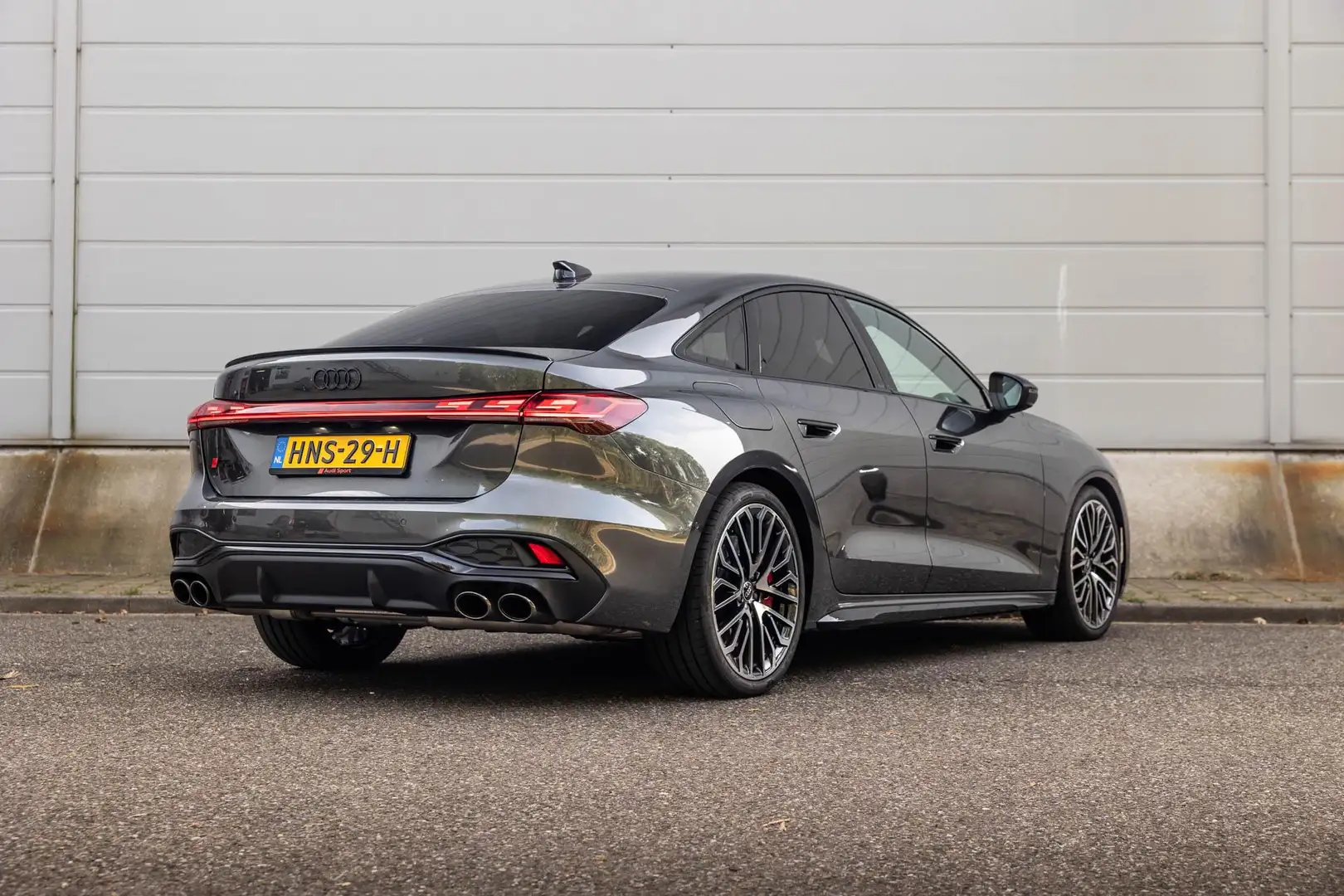 Audi S5 Limousine 3.0 TFSI V6 367pk MHEV Quattro 50 Year E Grijs - 2