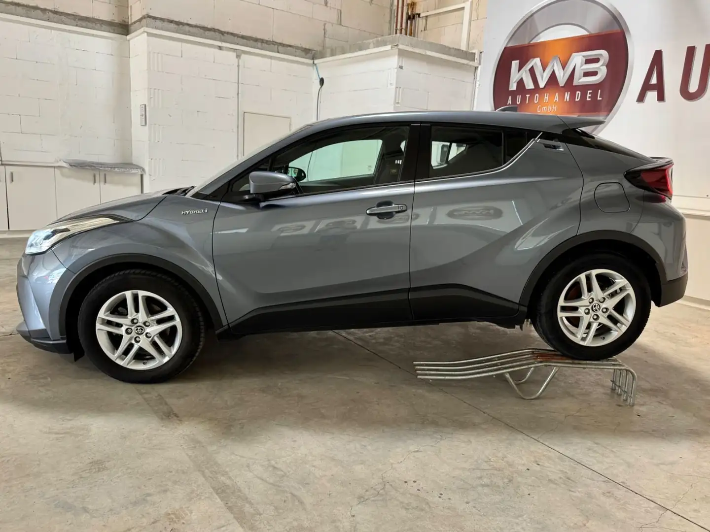 Toyota C-HR Hybrid 2,0  Business Edition 184ps Gris - 2