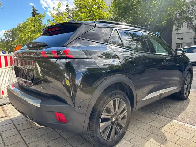 Peugeot 2008 view 6