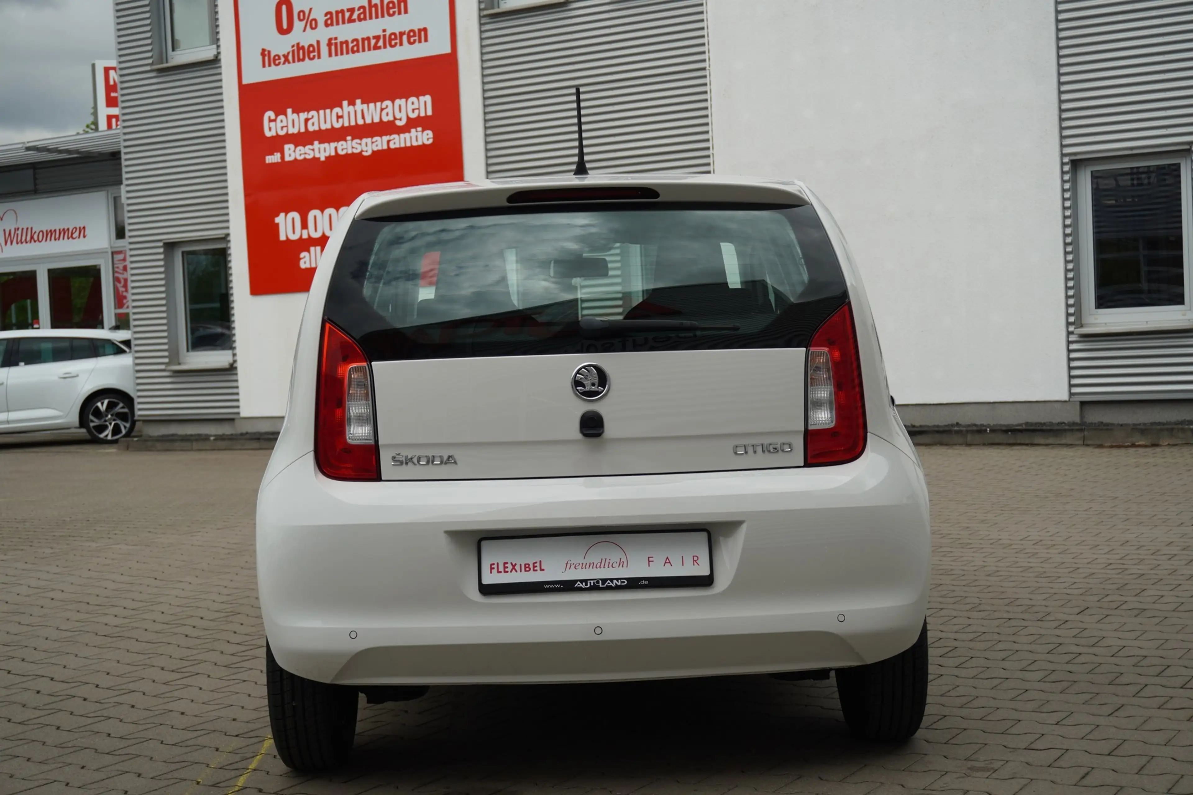 Skoda Citigo 1.0 MPI Clever Klima Sitzheizung DAB PDC — photo 6