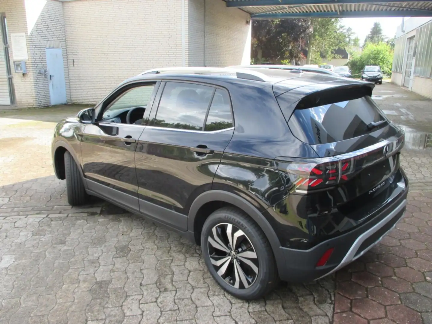 Volkswagen T-Cross Style 1,0 TSI 85 kW DSG Klima Rückfahrkamera Noir - 2