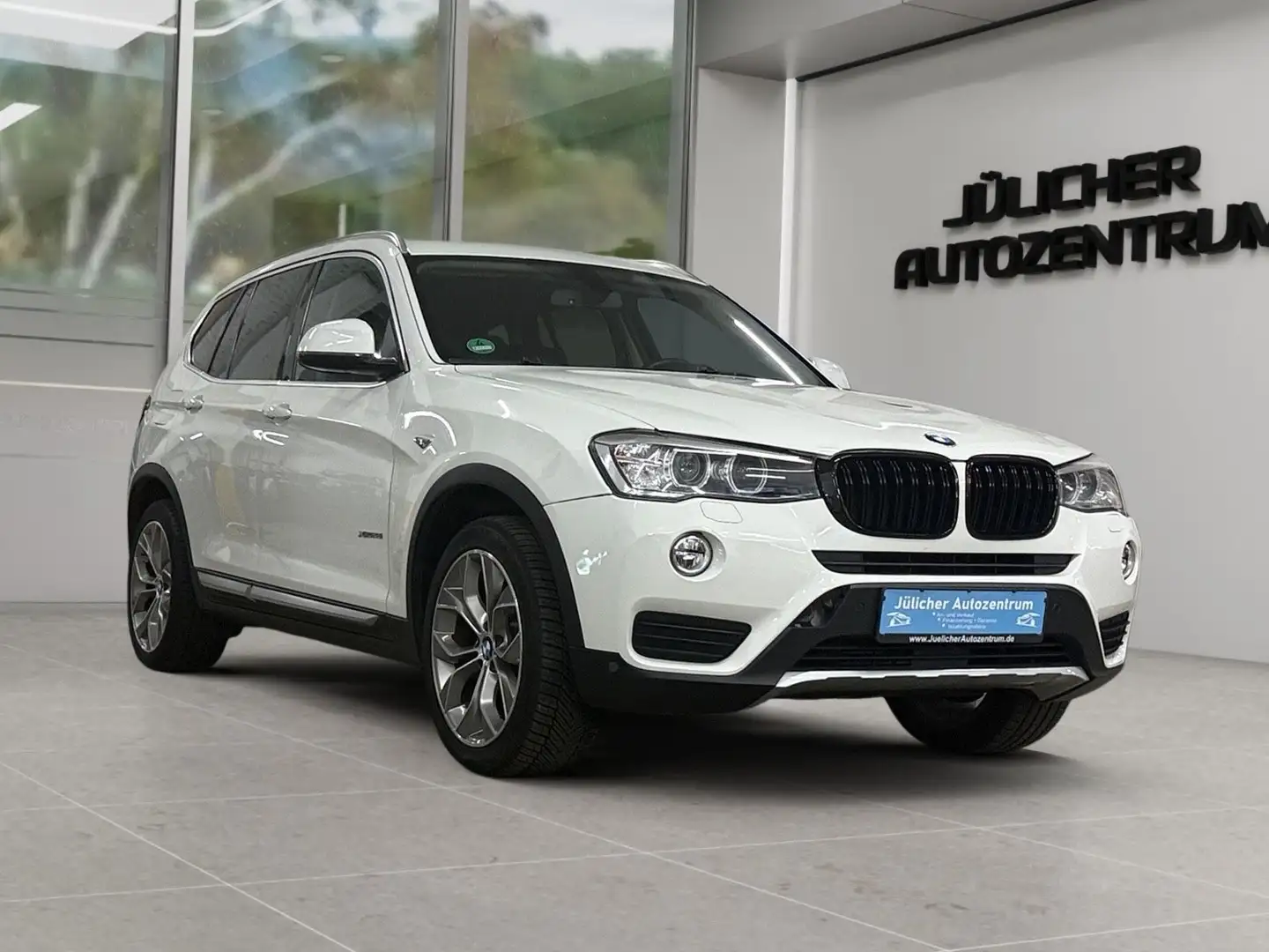 BMW X3 xDrive 28 i Aut., 1 Jahr Garantie incl. Weiß - 1