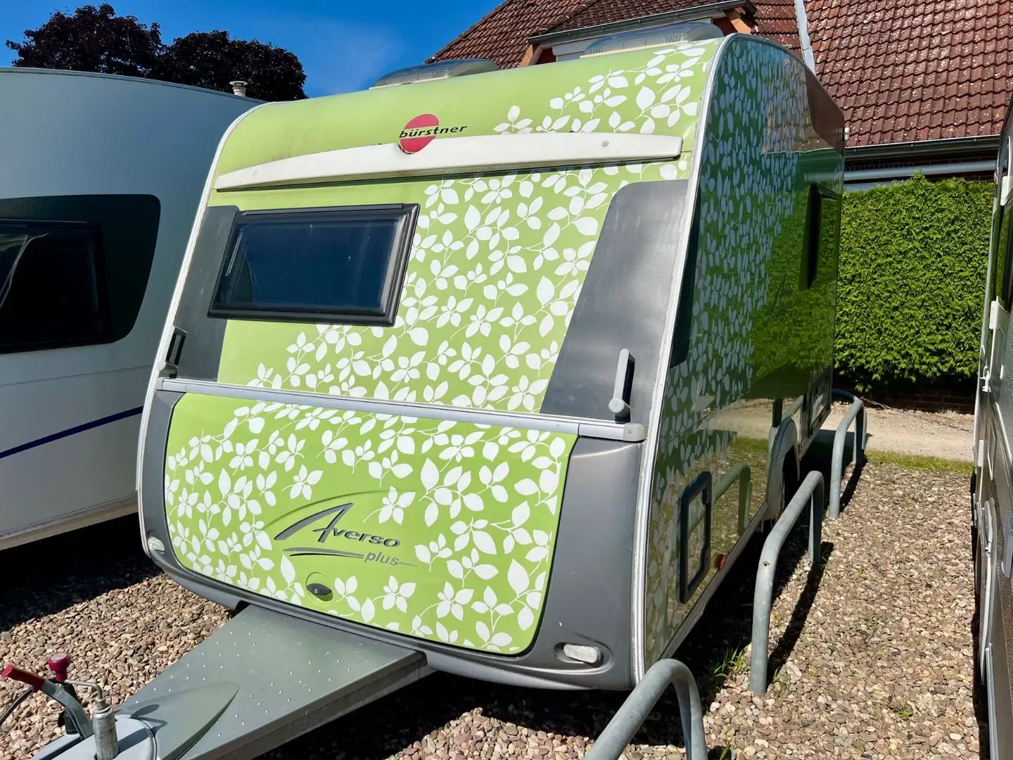 Bürstner 410 TS Averso Plus sep Dusche el. Hubbett Mover Grün - 2