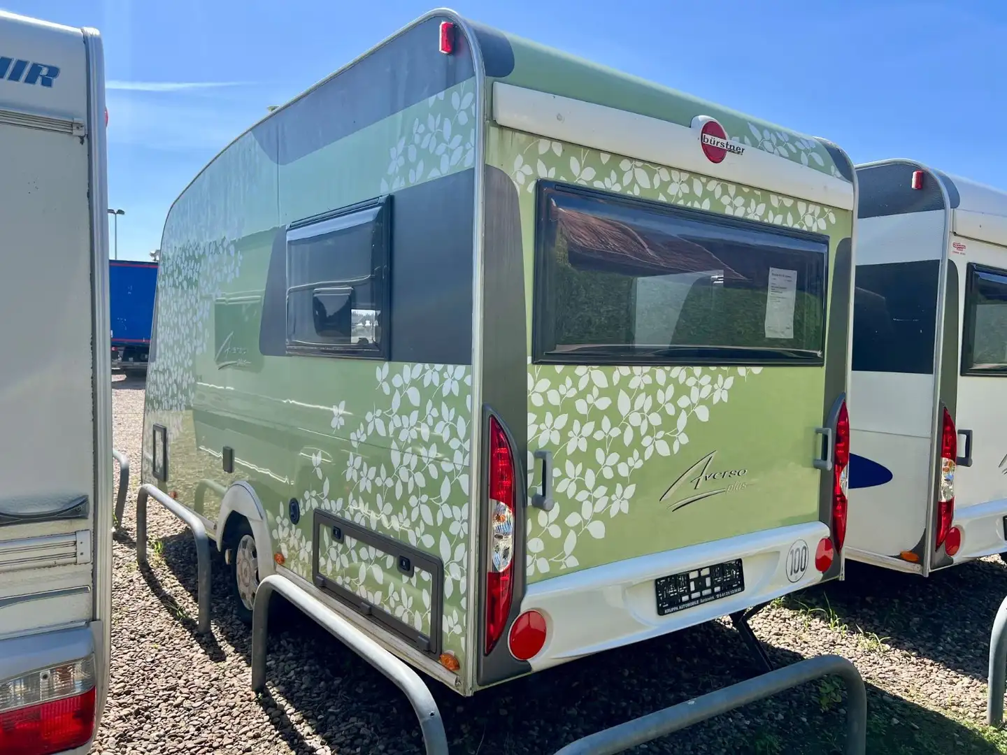 Bürstner 410 TS Averso Plus sep Dusche el. Hubbett Mover Grün - 1
