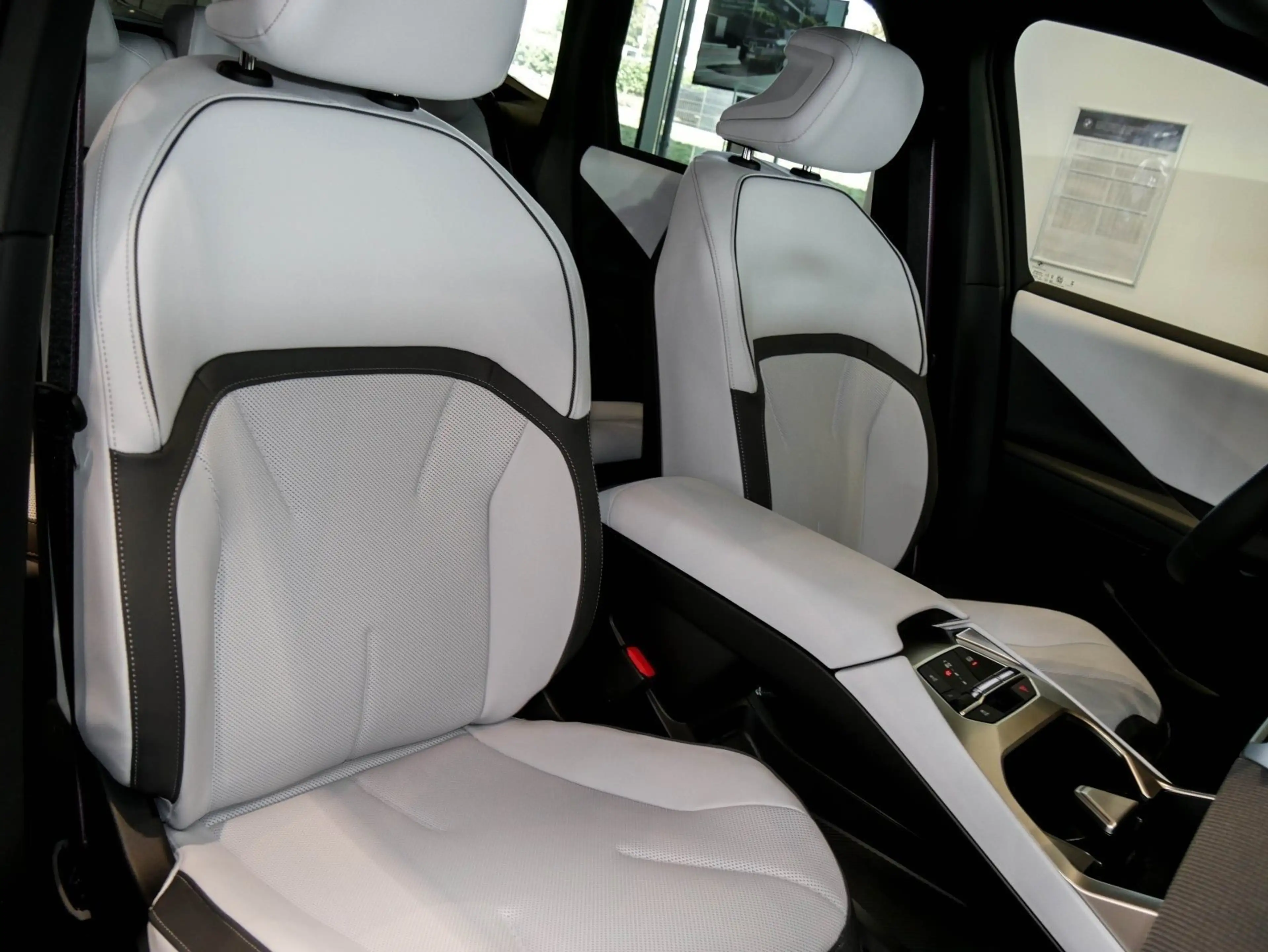 BMW iX3 40 M Sport HUD PANO ACC AHK RFK NAVI LED LM — photo 6