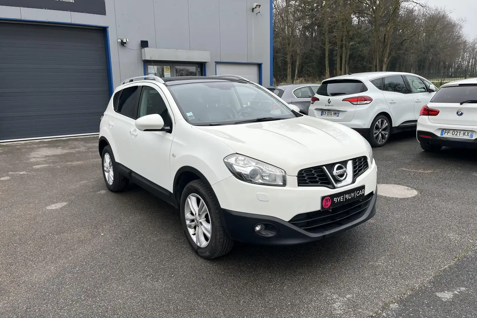 Nissan Qashqai 1.5 dCi 110CH Tekna DISTRI NEUVE GARANTIE 12 MOIS Blanc - 2