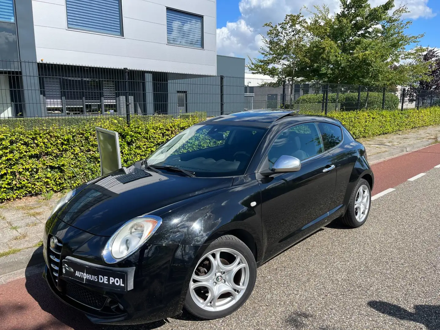 Alfa Romeo MiTo 1.4 T Distinctive Panoramadak Airco Pakeersensor Noir - 1