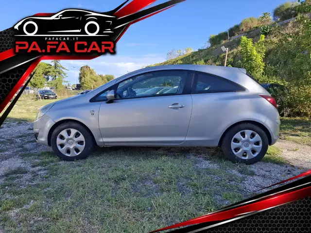 Opel Corsa view 8