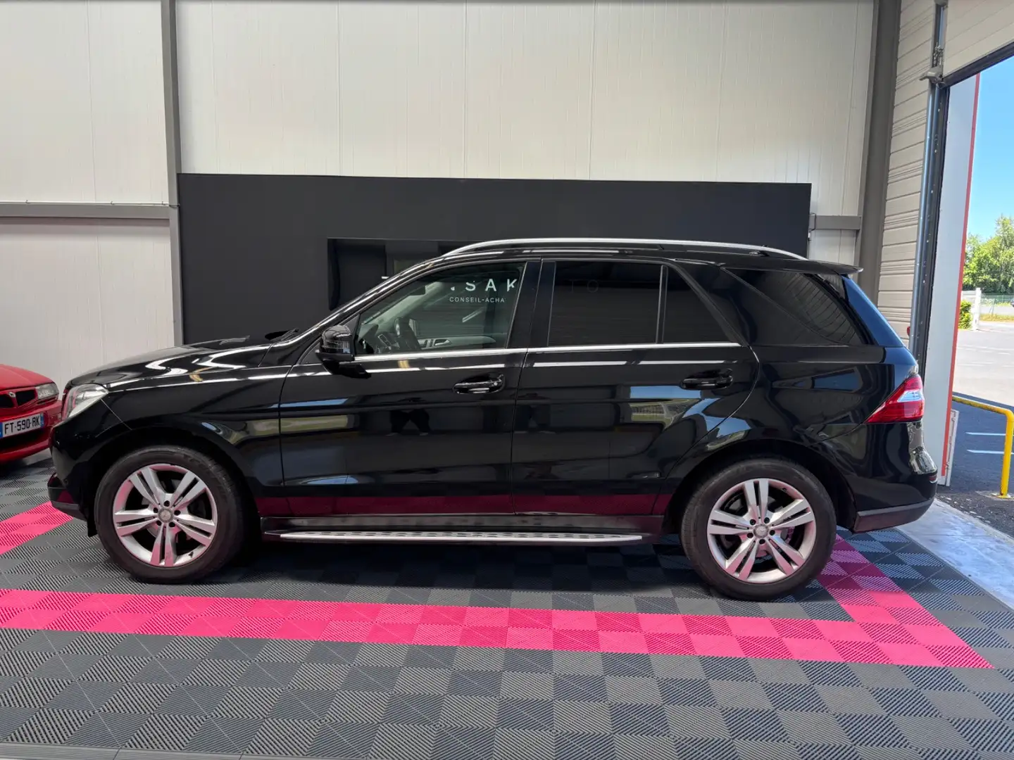 Mercedes-Benz Sport A Negru - 2